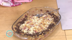 Torta sa makaronama i jagodama i kokosom