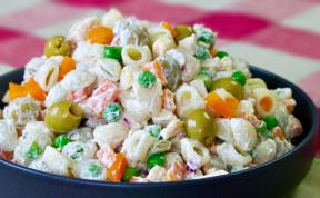 Pileća salata sa makaronama