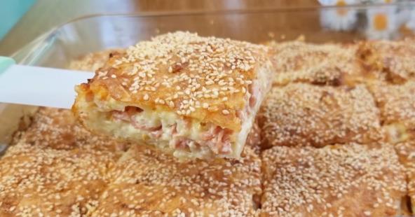 Grčka pita od cepkanih kora sa sirom i šunkom
