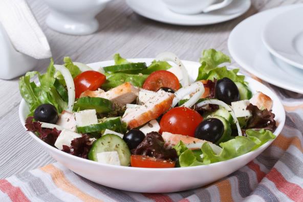 Grčka salata sa piletinom